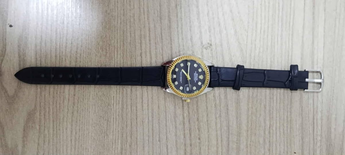 ساعات امزون سعر القطعه 5 آلاف دينار ويوجد توصل جميع أنحاء العراق


**إذا كنت صاحب هذا الإعلان وتريد حذفه لأي سبب، رجاءا أرسل رسالة إلى الدعم الفني**