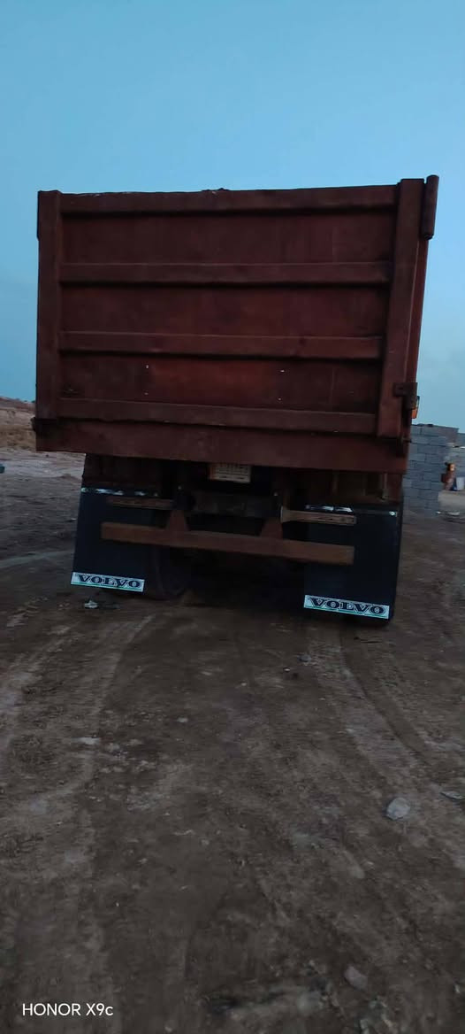 سلام عليكم لوري فالفو للبيع مديل ١٩٨٢ محرك خير من الله ان ١٠ تصال عل هاذه ***********
السعر 24 مليون وبيه مجال الشراي
