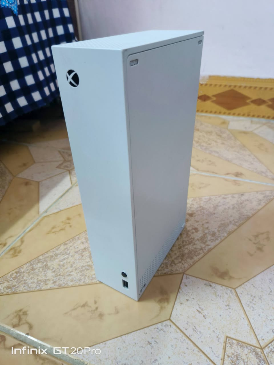 جهاز Xbox نضيف اي مشاكل مابي كل ملحقات ويا وما مفتوح جهاز+يده مامفتوح اخو جديد اصدار 2022 توصيل فقط كركوك // رقم *********** + سعر 350الف
