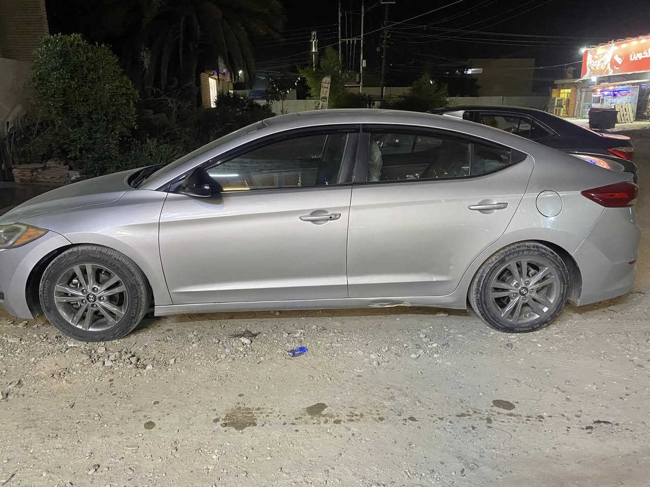 سلام عليكم هيونداي النترا 2018 وارد امريكي فول عدا البكلايت رقم بغداد انكليزي سنويه ساقطه قبل 3 اشهر ليبل واحد السياره عدا باب سايق ماشيه 134 الف  سعررها 135 ورقه وبيها مجال شي بسيط اقره المنشور واذا معجبك اعبرها 
حادثها مال امريكا موضح بصور بدون تبديل بدون صبغ 
ونطخ عندي باب سايق وبدلته وصبغته على كد ضربه منظومه تبريد جديده صدر امامي خلفي جديد باتري 
دينمو جديد داخلها حيل نظيف مكينه وكير مكفولات مسويلها ادامه كامله من منضومه بانزين ودسكات ومنظومه مي ومروحه جديده وباسمي وبالعافيه على ياخذها 
سياره جاهزه على اخر حبايه وعندي سونار بيها
مكان سياره 
بغداد ابو غريب شارع الزيتون

***********
