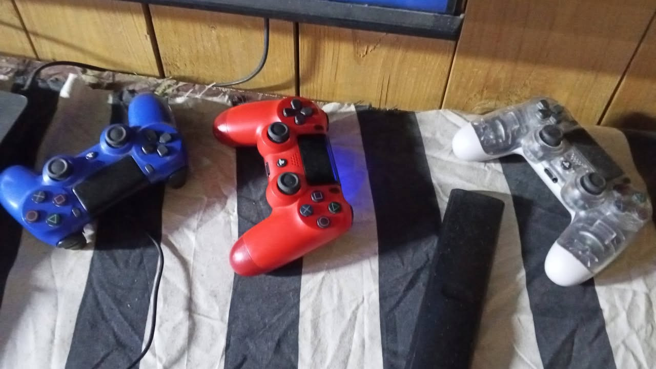 لعبتين  مع الاقراص
فيفا 23 
فيفا 22 
مع شاشة حجم 32 مستخدمه
السعر 300
***********
***********
بغداد مصفى الدورة
