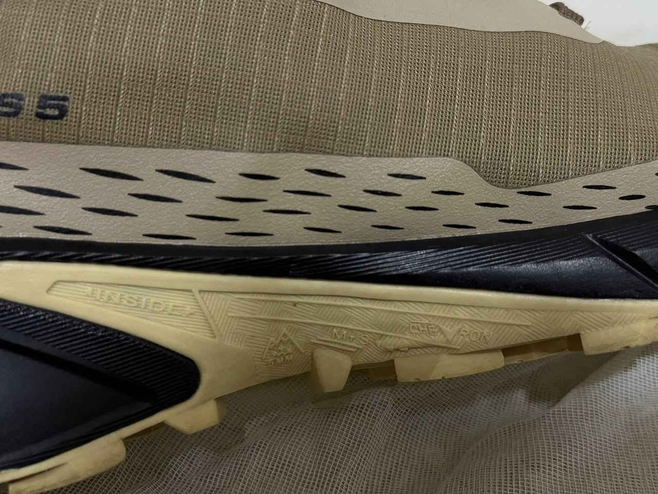 Salomon👟 Originall
MADE:Vitnam〽️💁🏻‍♂️
سلمون تحفة 🙅🏻👌🏻
قیاس ٤٢-٤٣
نظافة ١٠٠/٩٥
توصيل متوفر عالم🧭📍😆


**إذا كنت صاحب هذا الإعلان وتريد حذفه لأي سبب، رجاءا أرسل رسالة إلى الدعم الفني**