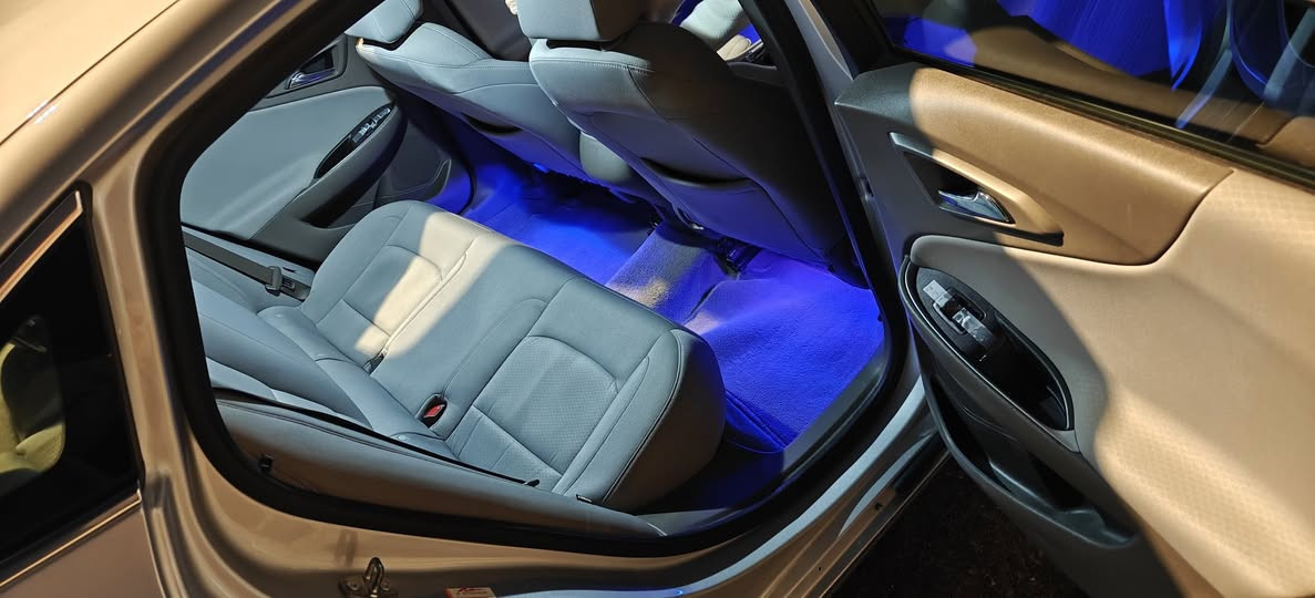 السلام عليكم 
ماليبو 21 معوقين 
حادثه خشم بنيد شوي من جاملغ حادث سطحي وصندوك مبدل من امريكا 
ماشيه 120 الف كيلو 
مواصفات lt 
125 بيها مجال رايد مراوس ويا ترافولس 12 لو 13 خليجي 
***********
مكاني بصرة
