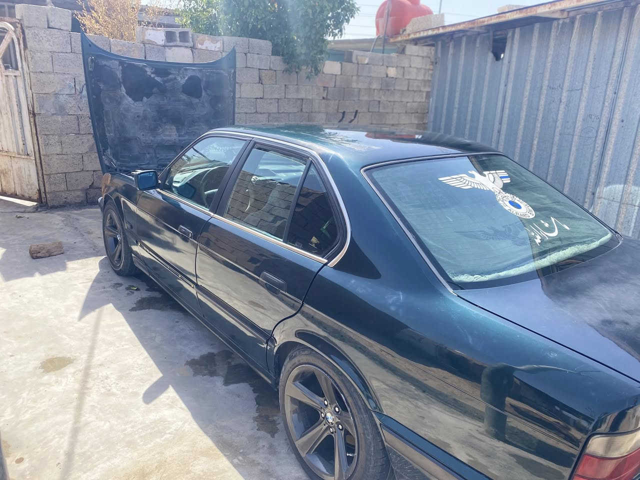 سلام عليكم البيع بي ام دبليو حجم 525 
موديل 90 كير محرك خير من الله محرك دجتال تك فانوس كير عادي تصفير من غرامات لوحات الماني رقم أربيل سعر خاص تصال رقم ***********
