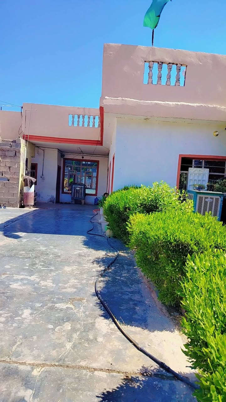 بيت للبيع مساحته 630 في منطقه الاحمر فرع مشتل ال بريسم للاستفسار الاتصال ع الرقم ***********
