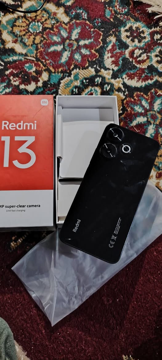 من بعد السلام موبايل ريدمي 13 ذاكره 256 رام 8+8 السعر 220 وبي مجال قليل ***********
