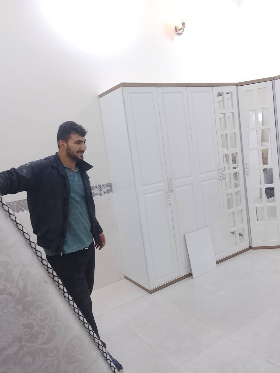 سلام عليكم نقل🚚🚛 جميع اثاث،،،،،المنازل🏡🏠 داخل بغداد وخارج بغداد
العمل يكون بدقه ونضام تقليف الخشاب والزجاج والجهزه الكهربائيه يعني توصل بضاعتك كما هيه +فتح وشد الغرف🪛🔨 بنواعهة 
تصال ***********☎️
واتساب ***********☎️
الصدك والمانه والتزام بل مواعيد⏳⌛⏰
