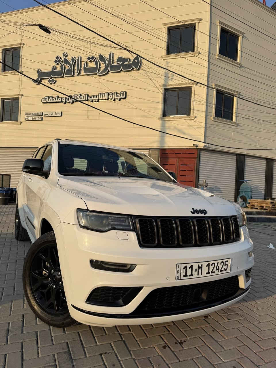 السلام عليكم 
شباب جيب فئة S موديل 22 وكالة شركة هارلم ام الرادار 
السيارة كفالة عامة من كلشي عدا بارد كلش بسيط بلجاملغ الخلفي ممبين 
السياره ماشية 39.800 كيلو متر قابله للزياده 
معرفة مواصفاتها ميحتاج اطولها عليكم 
السيارة معروضة ب372 ورقة وبيها مجال 

للاتصال *********** 
مكان السيارة بغداد
