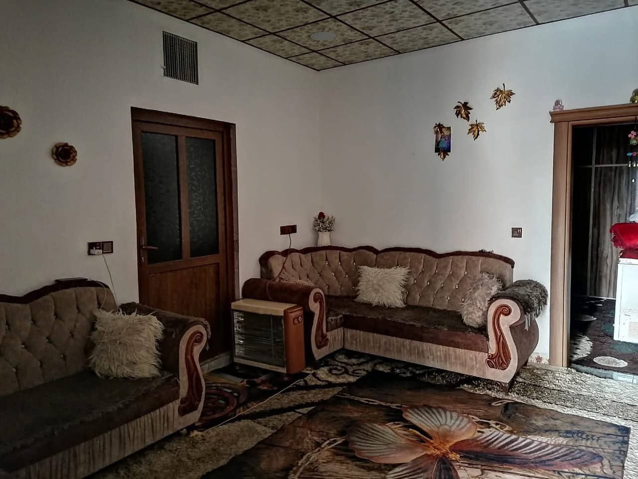 #دارللبيع
خانووى دوو نهوم بو فروشتن له گه ره كى ئيسكان كون نزيك چوار باخ

روبه رى 108 متر طابو ملك صرف

پيكهاتوه له :-  1 ژور نوستن - مطبخ - ميوان - هول 
نهومى دووه م 1 ژور نوستن - مطبخ - ميوان - هول 

نرخ 118 مليون 

بوزانيارى زياتر په يوه ندى بكه ن به عقارات ستار اكرم بازرگان

📍ناونيشان : كه ركوك بازارى ئازادى ته لارى ئاسو

***********
***********
