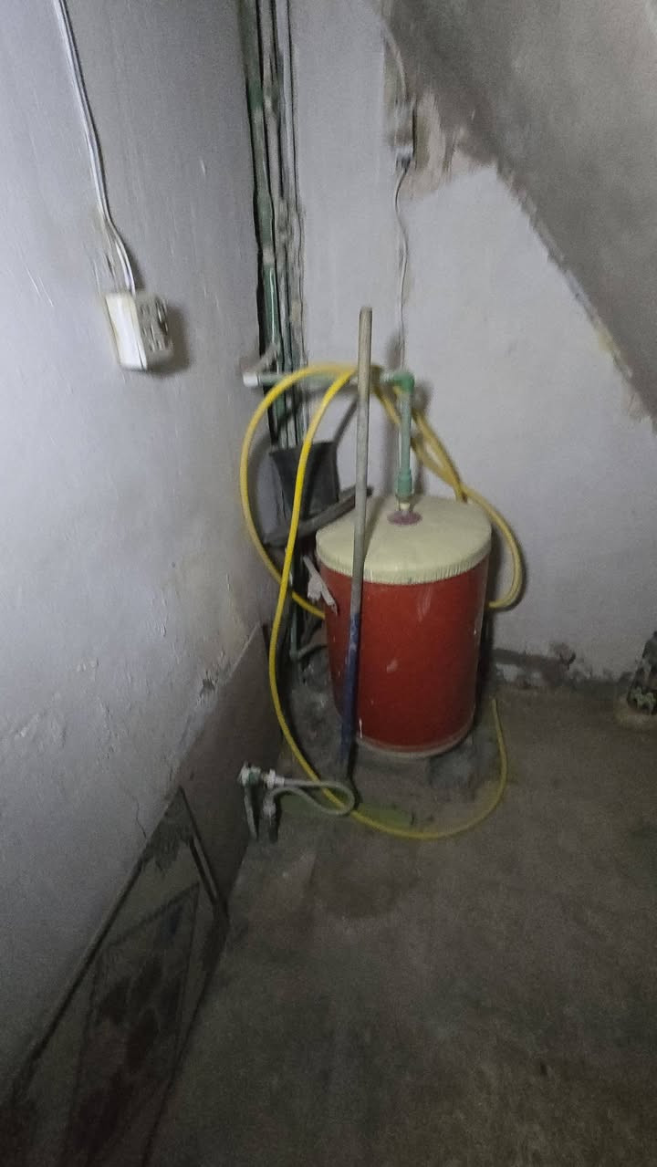 🟢دار للرهن او بيع مساحه 60 متر 
🟢موقع جيد جدا البراكية شارع الشفلات شارع التمايمة 

🟢يحتوي على غرفتين صاله  مطبخ صحيات 
🟢السعر الرهن 7 مليون سنه واحده قابلة للتجديد 
🟢سعر البيع 25 مليون وبي مجال 
مكتب المنصوري للعقار ***********
