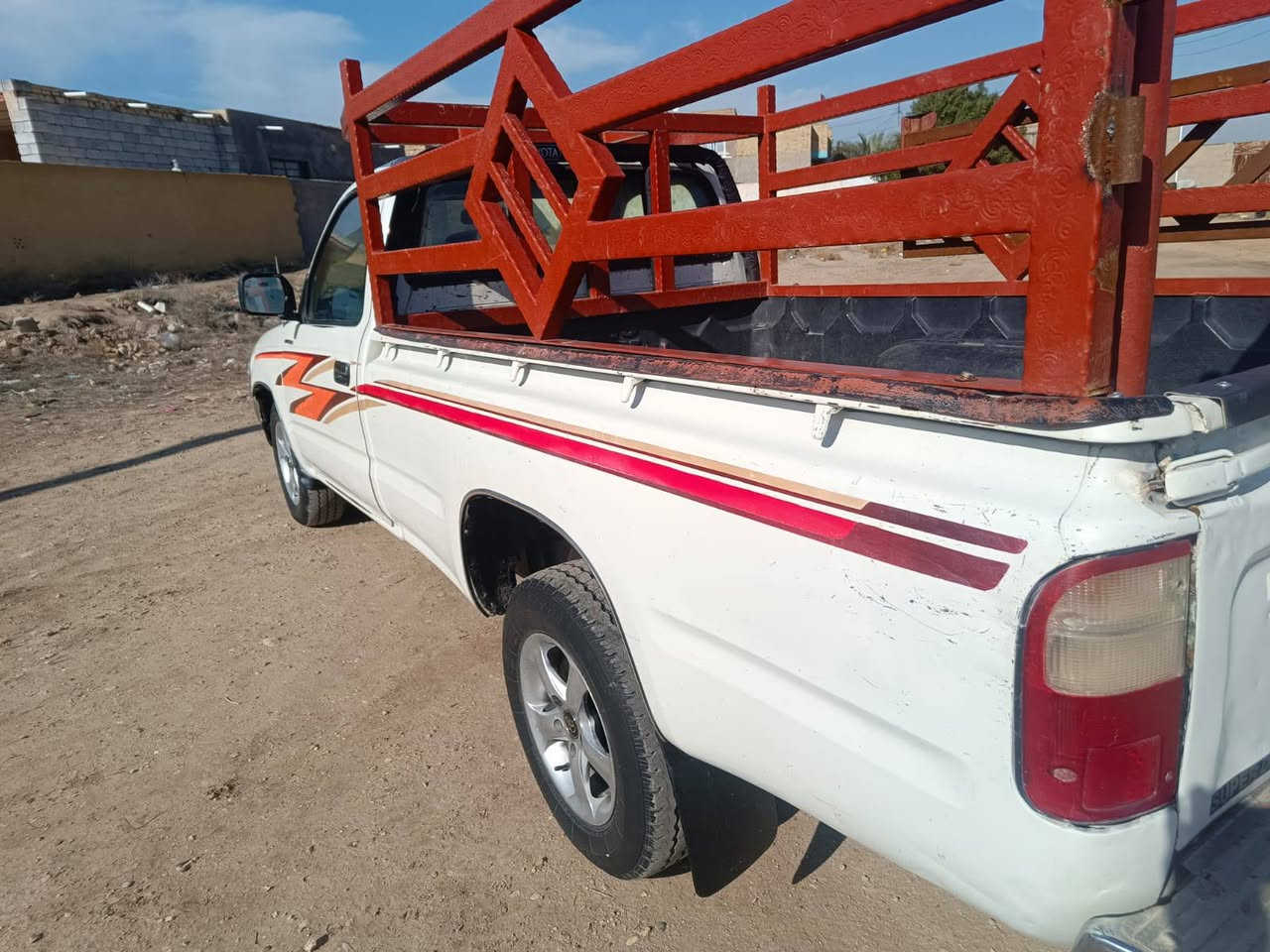 سلام عليكم للبيع بيكم   موديل1999رقم بغداد دولي تحويل مباشر سياره كير محرك كفاله شاصي كفاله سياره جاهزه وحلوه مال جناي السعر. 75وبيه مجال ***********
