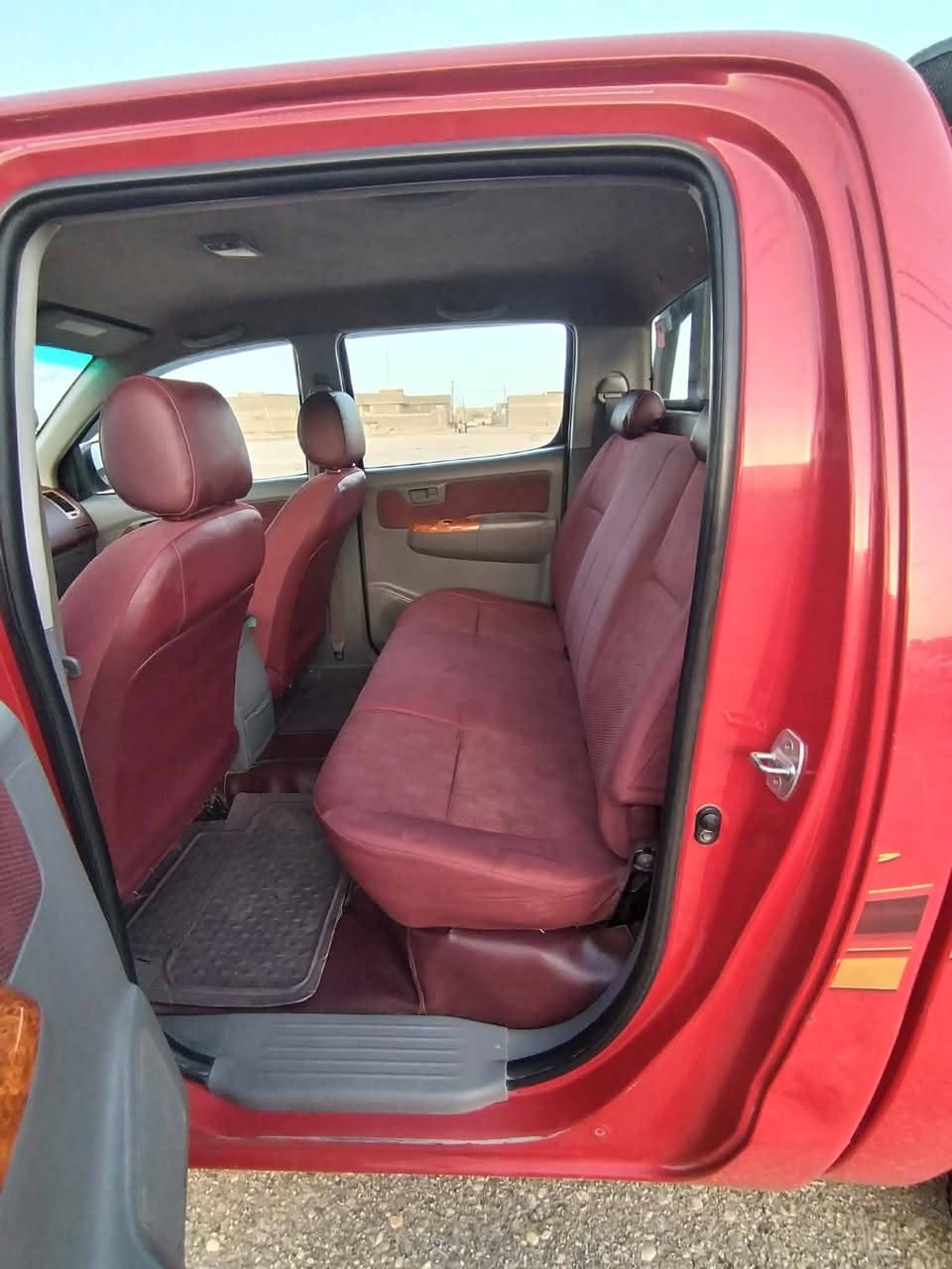 فلاونزه مديل 10مكفوله عده صبق الباب الخلفي رقم ديالى ***********
