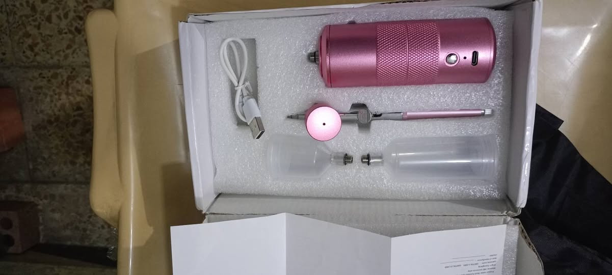 مسدس صبغ تكحيل جديد غير مستخدم صبغ شحن ماطور هوه   تكحيل  سيارات وغيرها وياه غراض كامله  سعر 45  مكان حي  عامل بغداد  توصيل ماكو عندي
 مكان حي عامل بغداد ***********  واتساب
***********
