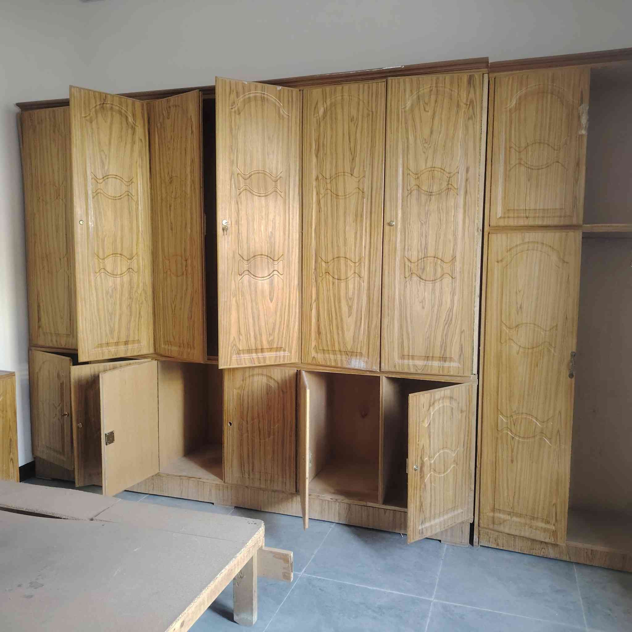 السلام عليكم يوجد غرفه النوم صاج للبيع نظيفه ما بيه كسر السعر 420 وبيه مجال هـ ***********
