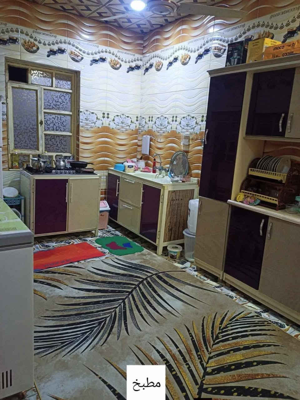 بيت للبيع مساحه 200 متر (طابو صرف)
طابق الاول يحتوي على غرفتين
 صاله واستقبال وصحيات ومطبخ 
 طابق الثاني بي غرفتين عوزهن لبخ فقط 
خدمات ماي مجاري كهرباء 
مكانه( ناصريه اسكان صناعي نهاية نزلة الاولى حي الاسرى ) 
سعر 130
***********
