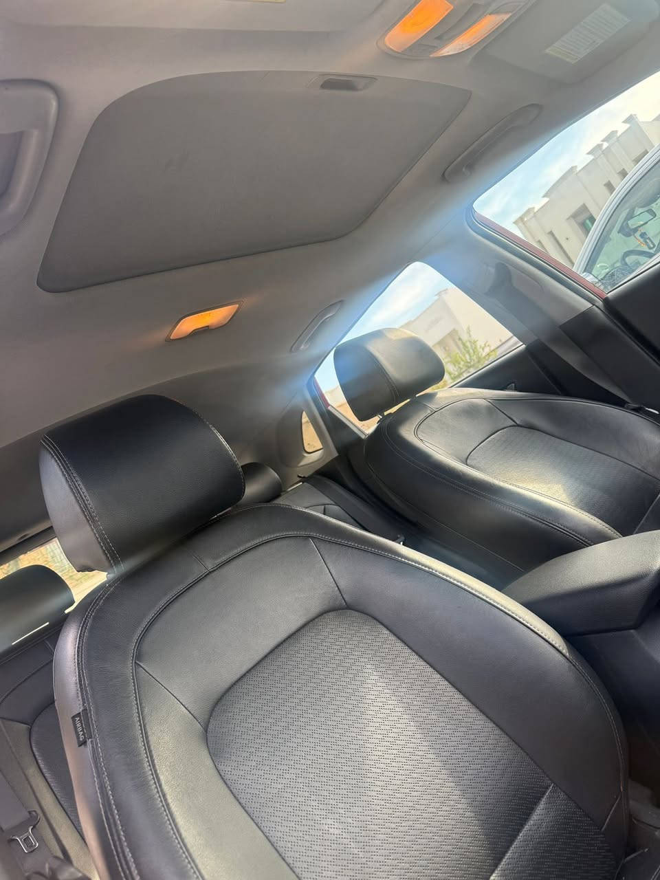 السلام عليكم 
كونا 2021 sel plas  فول مواصفات 
فتحه 
رادار 
كشنات تدفئه واستيرن تدفئه
كشنات جلد 
كشن كهربائي السايق 
تحكمات استيرن 
وبعد بيها مواصفات 
الضرر جاملغ عكس السايق مبدل وصبغ بنيد 
ماشيه 51 الف 
السعر 127 وبيها مجال للشراي 
وبالعافيه الي ياخذها للتواصل ***********
