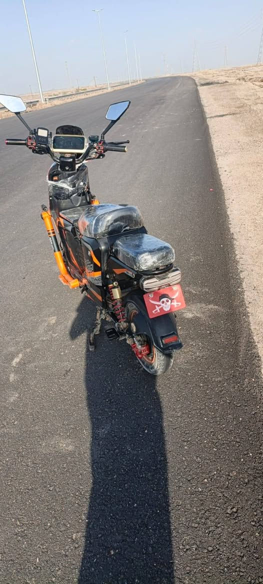 دراجه شحن اكس 900البيع سعر 450وبيه مجال عنوان ابو الخصيب حي العسكري مقابيل المحكمه دراجه نضيفه كدامك بطاريات جدد ***********
