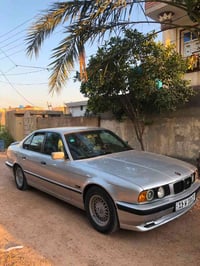 بي أم 525 • بي ام دبليو 525 • بي ام دبليو 1990 • سيارة بغداد • بي ام د...