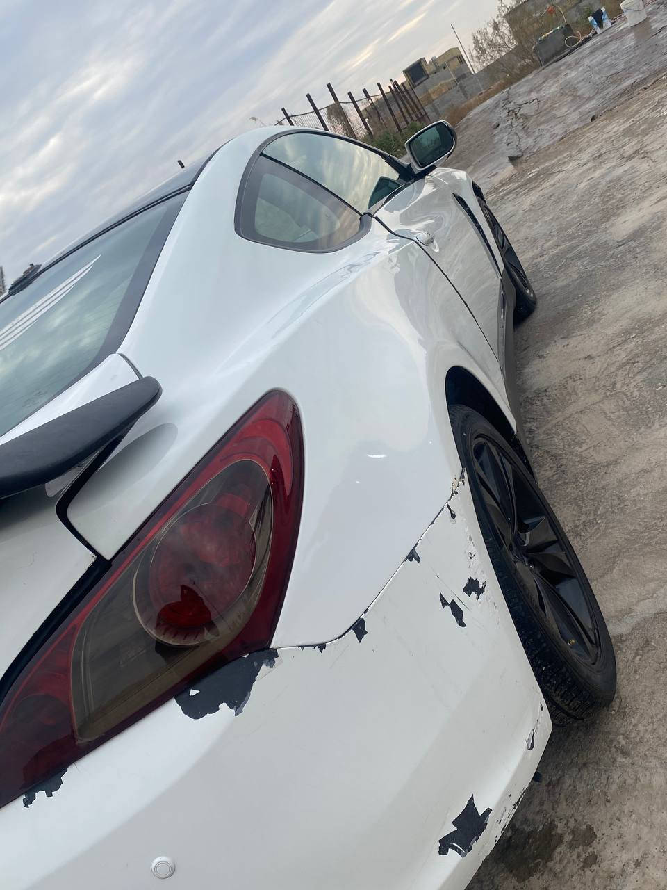 سلام عليكم جنسسز تك باب  
موديل 2011
وارد خليجي بيه صبغ ومعجون بلخليج
كير ومكيته vvt3000

*********** القرنة, البصرة
