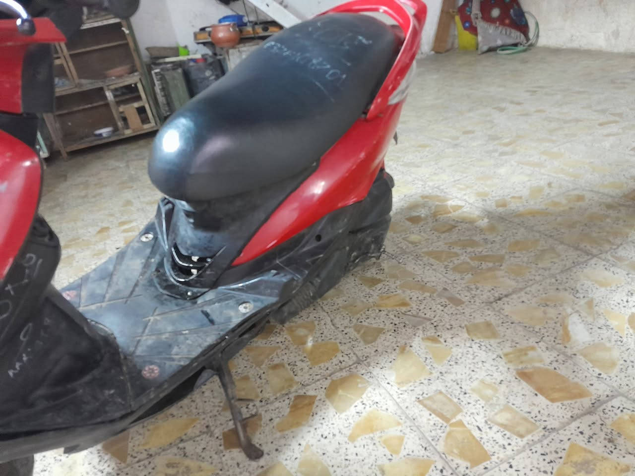 السلام عليكم دراجه جي تي ار موديل قديم طفت عندي بالشارع واريد ابيعها السعر 170 بيها مجال ***********
