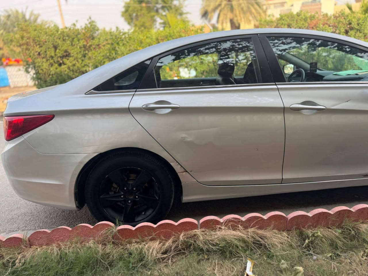 🇰🇷سوناتا 2012 وارد كوري
محرك 2000 دوش 
272050km ماشية
الرقم اربيل خصوصي
كلين تايتل مع ضربة خفيفة جداً بالجملغ الخلفي (على البارد)و ضربة خفيفة بالباب (ترجع على البارد) مثل ما موضحات بالصورة 
المواصفات:كشن تدفئة...اضاءة امامية جديدة...حساس باركينج
السعر:95 ورقة بيها مجال حك الجية
للاستفسار:***********
