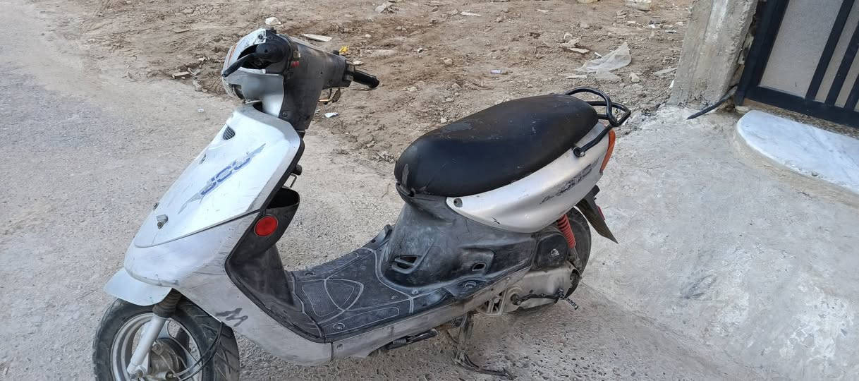 السلام عليكم ماكس قجمه امرواس ابيراني أو للبيع الدراجه بيها ملاحضات بلكفرات لين متروكه بيها منفيس مكينتها خرسه شلعتها حلوه كلشي امبدل بيها جديد فقط كفرات السعر 325وبيها مجال ***********
