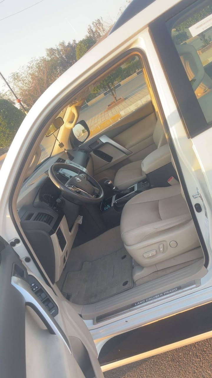 للبيع  TOYOTA PRADO (TXS)
موديل 2023 
رقم اربيل بأسمي تحويل ثاني يوم 
ماشية 40.000KM حقيقي الك الفحص بأي مكان 
كفالة عامة 
السيارة جديدة جداً 
مكان السيارة /ديالى
للأستفسار ***********
