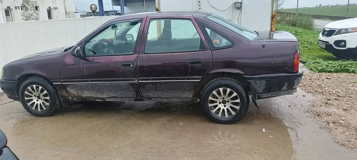 اوبل فكترا حجم 18موديل 92 كير اوتوماتيك محرك وكير بشرط شرط الوكاله والتحويل  للبيع او للمراوس للاستفسار اتصل علئ الرقم/***********
