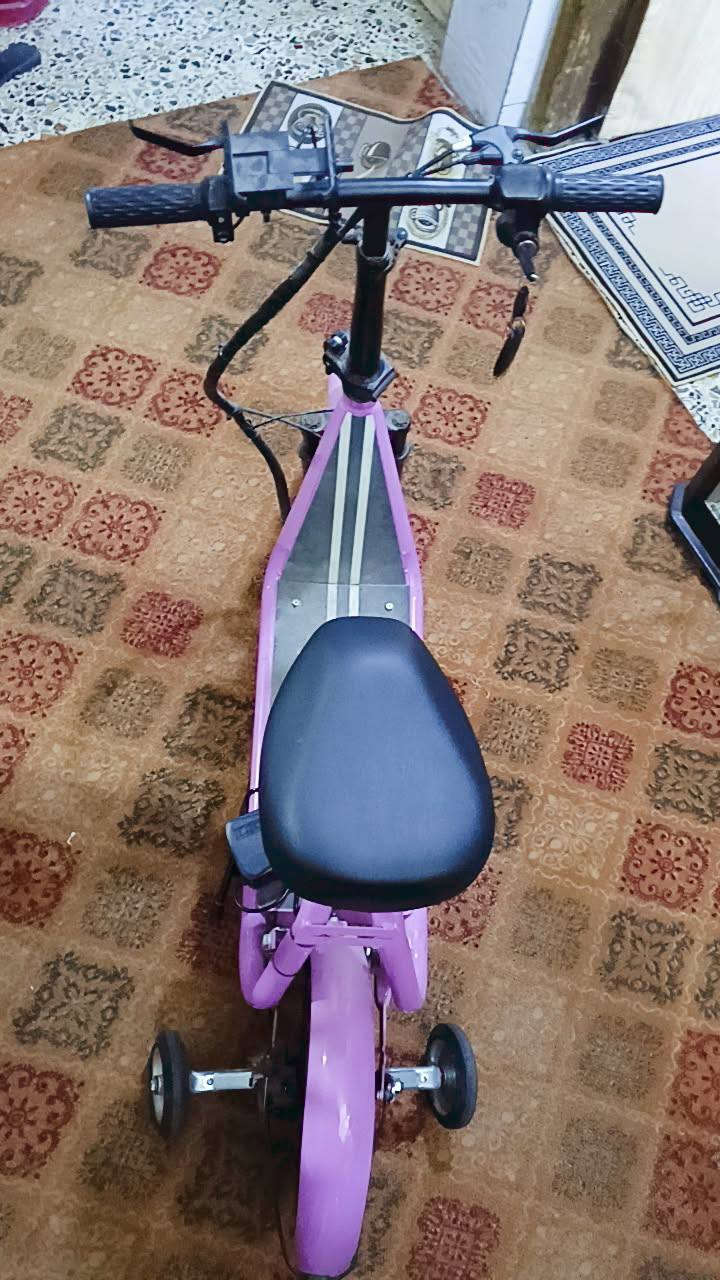 السلام عليكم دراجه شحن جديده ماصارله هواي عندي لسعر 250 لمكان لشعب قرب محطه سمه بغداد لتواصل ***********
