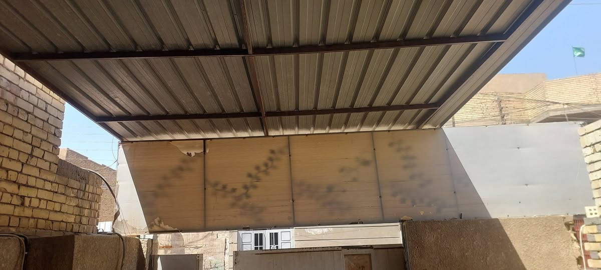 سقيفه للبيع نظيفه جدا وبسعر مناسب للاستفسار الاتصال على الرقم *********** بي وات ساب
