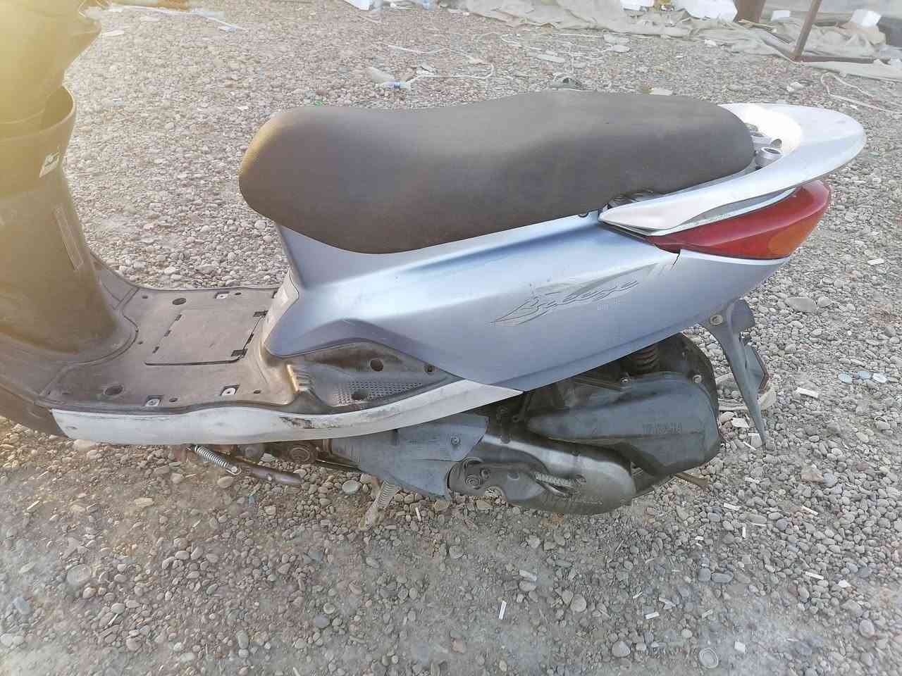 بريز لايت ناصي محرك ناعم كلشي بيها شغال كابريتر بلاد كهربائيات قفل جنطه وستيرن كيج بنزين ستاند صفح وتعليك السعر ٤٥٠ بيها مجال ***********
