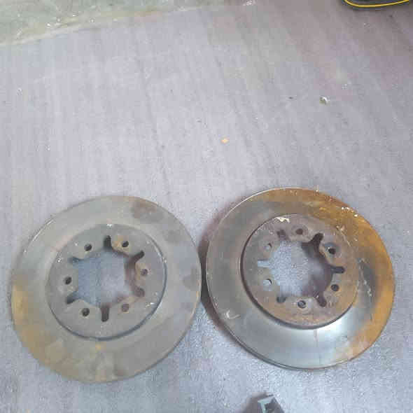 ەدمینی دڵ وەری گەرە  سڵاوتان لێ بێت ھەمووی شەریکە شەریک بەشەرت ھەموو شتێ عەتەر2010شوختێ ھەبو گلەی کە نیسان   دەبۆی نیسان     ی پێشەوە   فلنجە بەشەرت ی نیسان بۆ ھەمو  نۆعێکی تاک ئەکسل ئەبێت بەس عەتەرەکە ی 2010یە فلنجەو دەبۆکان 70 ھەزار عەتەرەکە 30 ھەزار ***********
