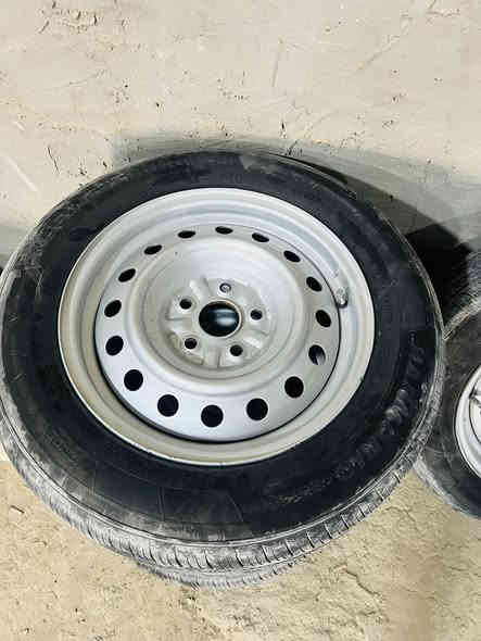 للبيع تخم ويل ياباني معه تخم تاير  حجم 16 سعر 350 الف وبي مجال مكان النجف ***********
