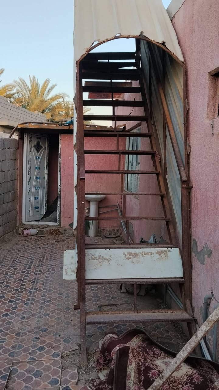‏‪***********‬‏ اسلام عليكم متاح درج لبيع سعر ٣٠٠
متاح محجر ستوته لبيع سعر ٧٥
