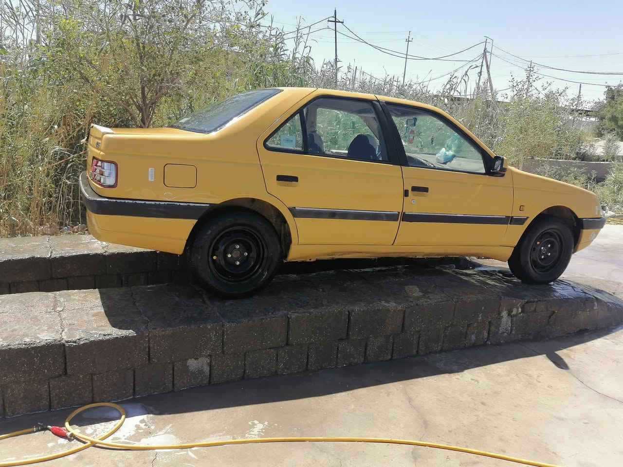 شرط الكفاله والنظافة
بيجو 405 موديل 15 

كفالة عامة 

مبدل كير ومكينة 

وتخم تاير 

جاهزه من كل النواحي 

مداور ثاني يوم 

للاستفسار الاتصال على الرقم 

***********

مكان السياره واسط الموفقيه
