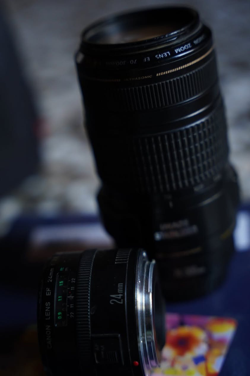 للبيع كامرة Canon 6D Full Frame
مع عدسة 24mm + عدسة 70-300mm USM
 گرب + بطاريتين + شاحن + حقيبة
تصوير احترافي وصور عالية الجودة
 أداء ممتاز في الإضاءة الضعيفة
 مناسبة للمناسبات والفيديو والتصوير الخارجي
عدة متكاملة وجاهزة 
مكاني النجف
للاستفسار والسعر على الخاص.


**إذا كنت صاحب هذا الإعلان وتريد حذفه لأي سبب، رجاءا أرسل رسالة إلى الدعم الفني**
