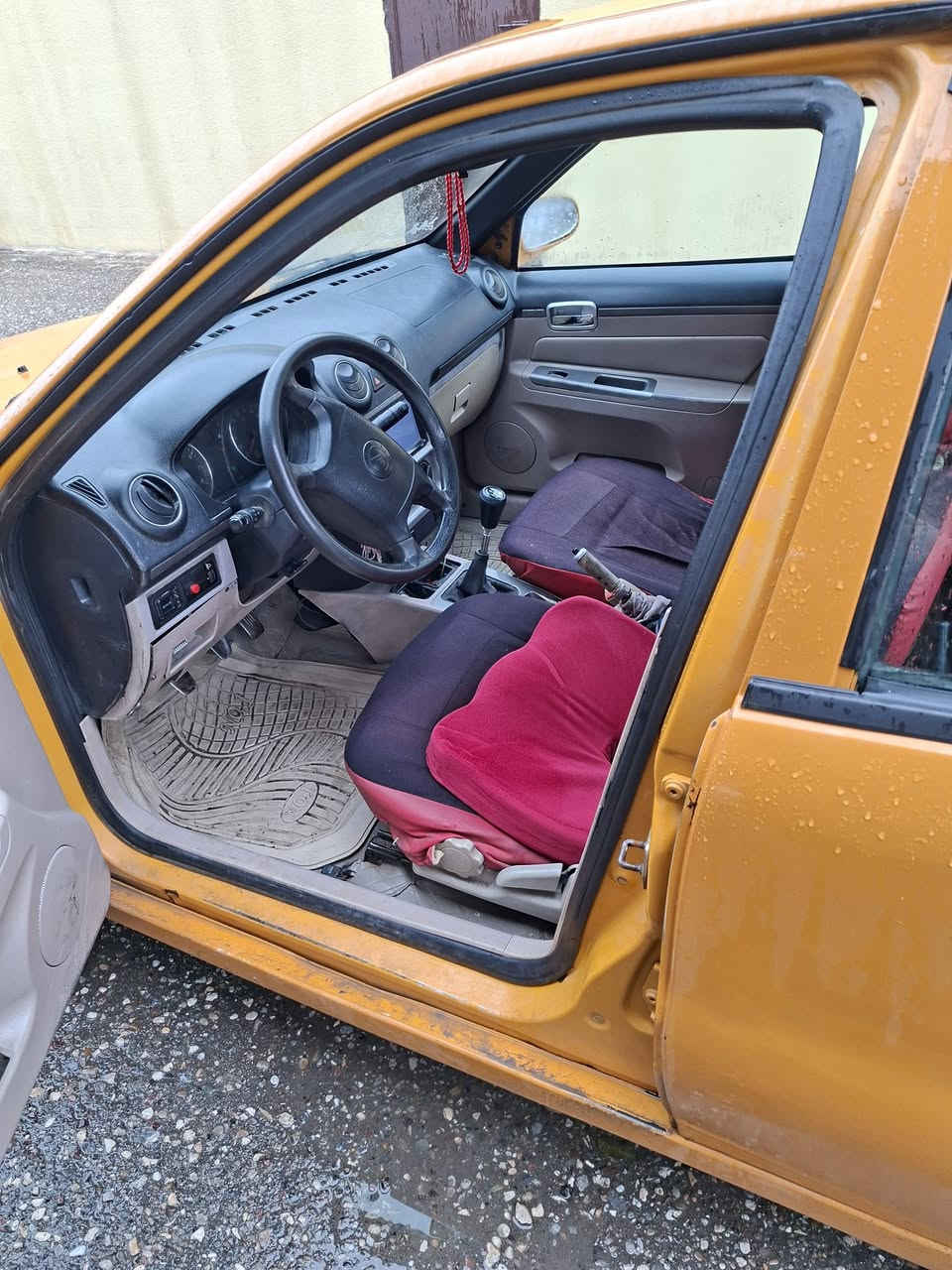 السلام عليكم عندي سكي للبيع موديل ٢٠١٢ رقم نينوى دولي باسمي شرط التحويل تكسي هيئه صفر  غرامات صفر مصبوغة حزام جماليه سياره جاهزه طخم تاير جديد  بس المحرك بي صرف   السعر ٤٣ ورقة وبي مجال. الاتصال على ***********
