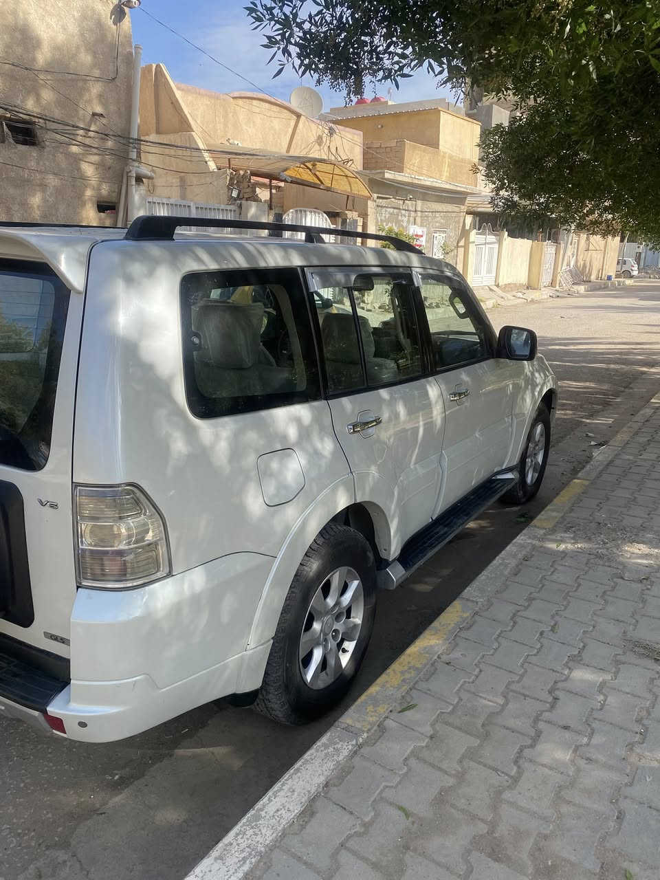 سلام عليكم 
باجيرو حبتور 2010 مكفوله كفاله عامه من الصبغ ماشيه ١٣٠ كيلو فول مواصفات خنك للاخير فتحه سبعه راكب معروفه مواصفات الباجيرو رقم بغداد باسمي 142$
مكاني كربلاء 
***********
