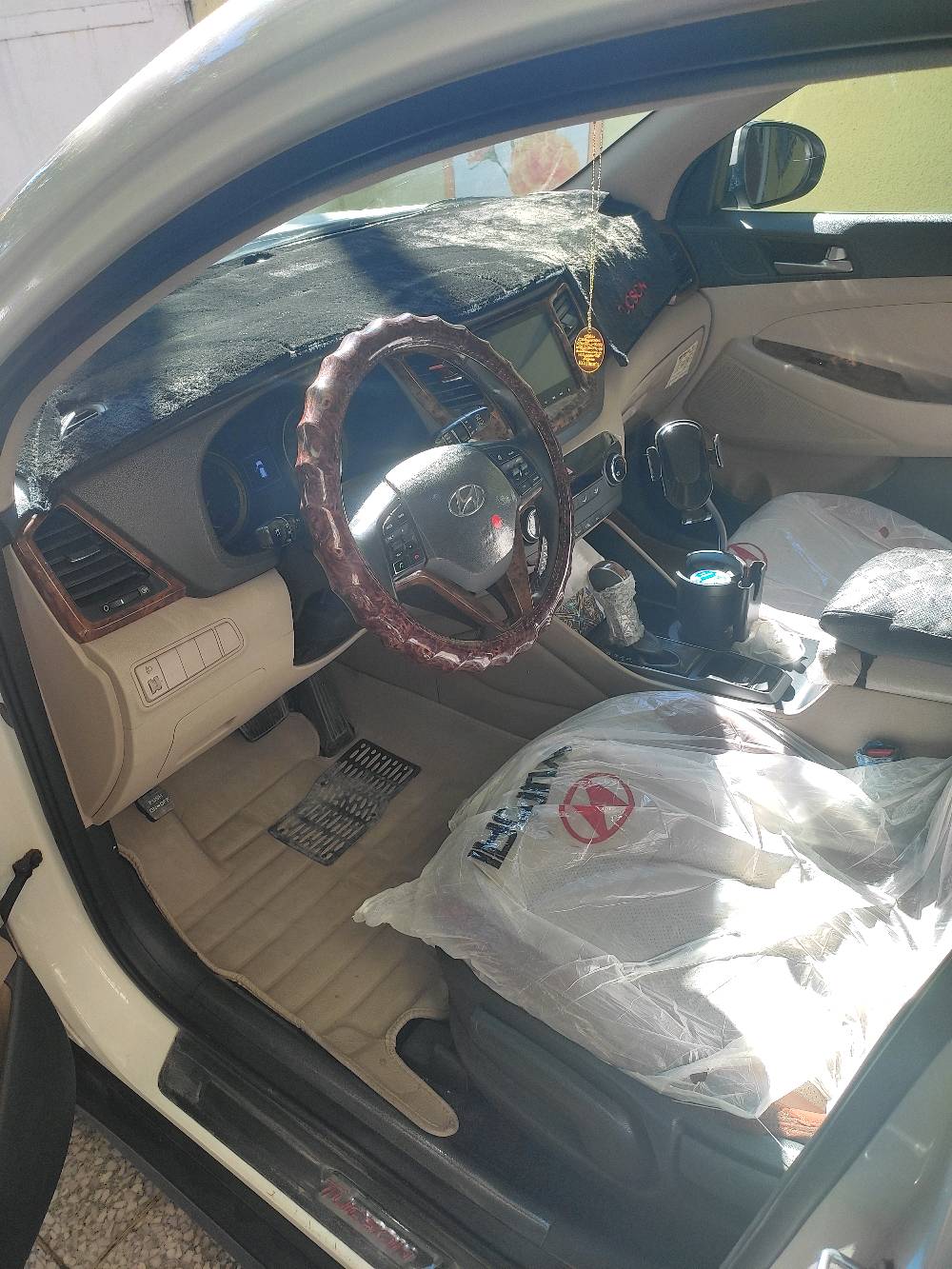 السلام عليكم
توسان موديل 2018 خليجية محرك 2000 دوش ماشية 87 الف مكفولة من الصبغ والتبديل رقم بغداد مكاني بغداد البياع