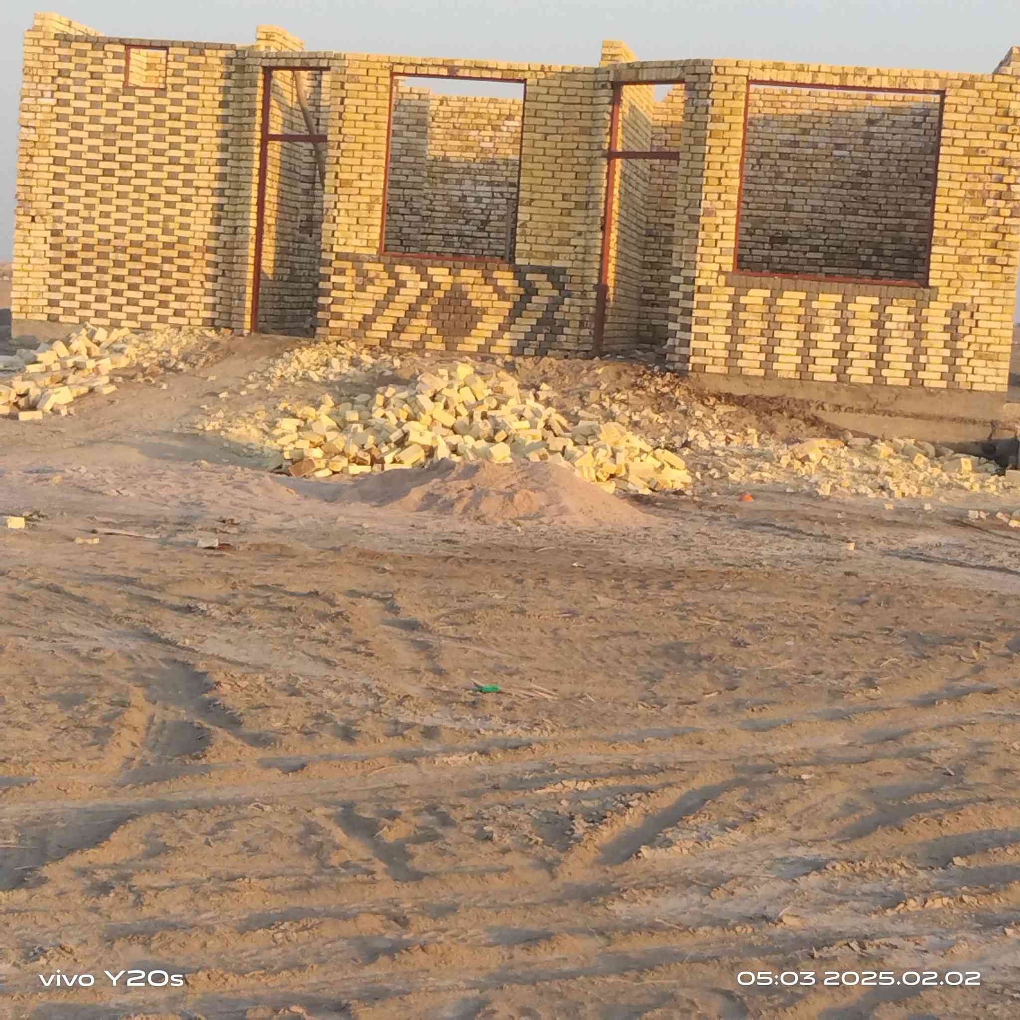 سلام عليكم عدي بيت غرب العلوه الجديده المساحه 600زراعي قرفتين مطبخ حار وبارد منفصل صاله منور حمام داخلي دوانيه الاستفسار ***********ماي كهرباء جواك تبعد عن شارع سايدين 800متر
