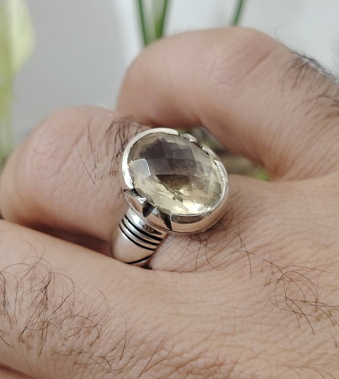 خاتم من حجر السترين الأفريقي الطبيعي
صياغه ثقيلة وجميلة فضه عيار ٩٢٥
يوجد توصيل إلى جميع المحافظات
التواصل ع الخاص او ع الواتساب ***********
