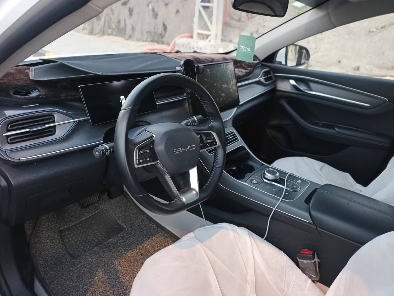 دسترويال مديل ٢٥ كفاله عامه ماشيه ٢٢الف رقم اربيل وكاله بسمي سعر ١٣٠ وبيهه مجال بصيط ***********

