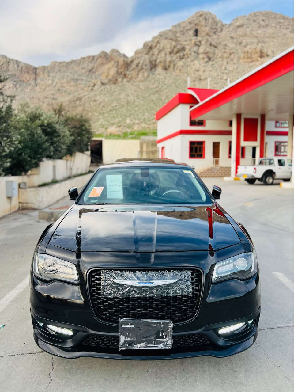 obama ئـۆباما 2017 ئـەمریکی 🇺🇸 
300c فـول مواسەفاتی 
بڕاوە بڕاوە بڕاوە

مـواسەفـات 
شەش پستۆنی(3.6Litr)
بــەسمە
شـەغال
پـانۆڕاما
کوشن سارد و گەرم
کوشن جلد
کوشن خەزن
سوکان ڤۆڵیۆم
تحدید سورعە
گێر ماوس 
ئاوێنە کارەبا
ئاوێنە شەفت 
کامیرا
شاشە گەورە
زۆر مواسەفاتی تر

4تایەیی لۆکی بۆبەستراوە 1 مانگە

کوشن و سوکانی لۆک لۆکە

هیچی نیە ساردو شوخت و بۆیاغ
گێرو مەکینەی بەشەرت 
سـەیارەکە تابڵێی لۆک و تازە مـاوەتەوە
***********
*********** رانية, السليمانية
