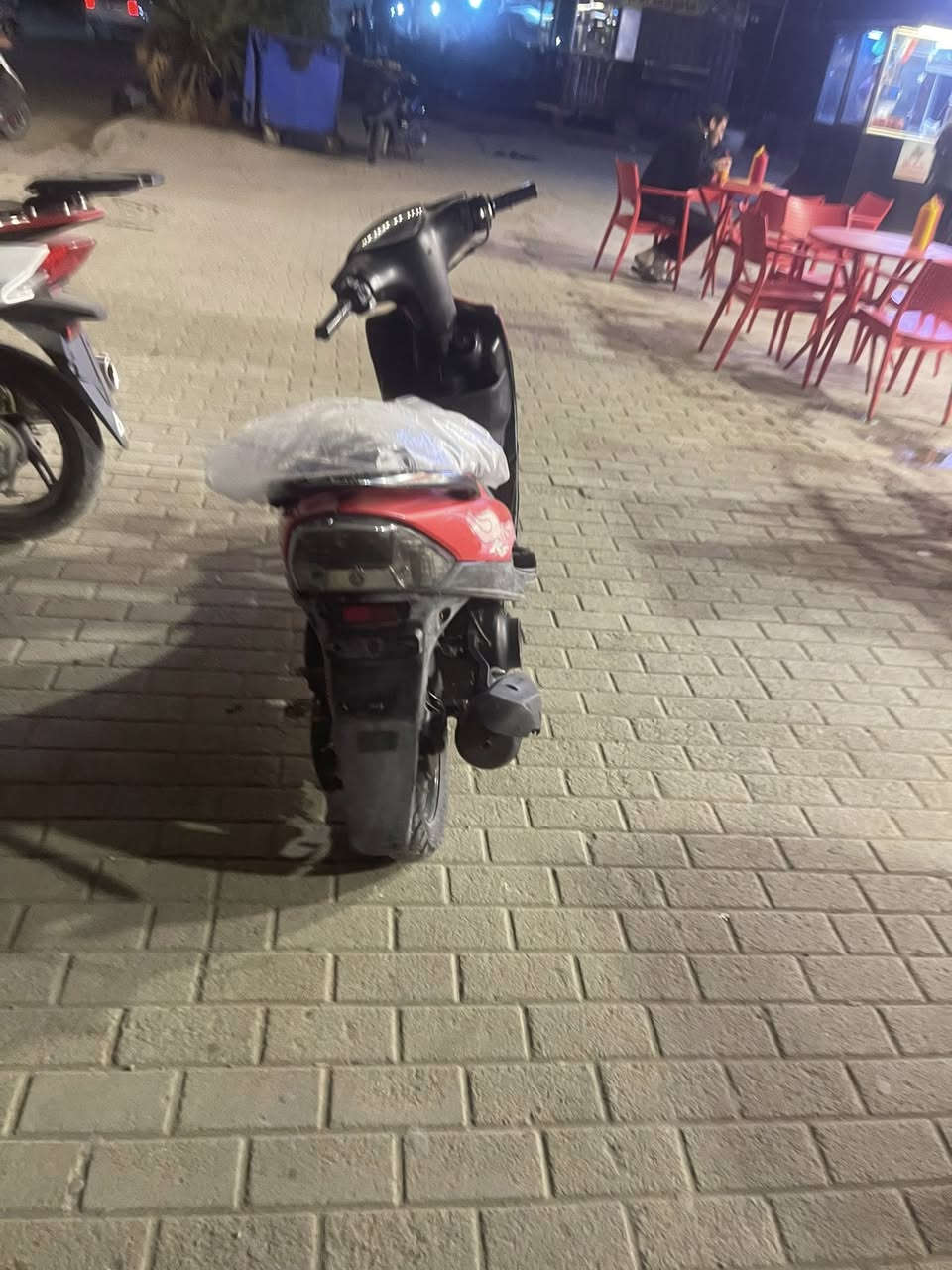 السلام عليكم للبيع ماكس عدلة دراجة نضيقة مكينة ما مفتوحة كابريتر بلادي كفرات بلاد الدراجة نكرة سلف السعر 750 مكان بغداد رقم الهاتف ***********
