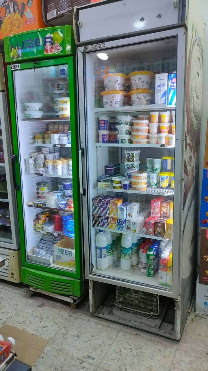 سلام عليكم عندي عارضة عدد ٤للبيع سعر عارضة ٢٥٠ عنوان بغداد الغزاليه ***********كل تقص مابيهن
