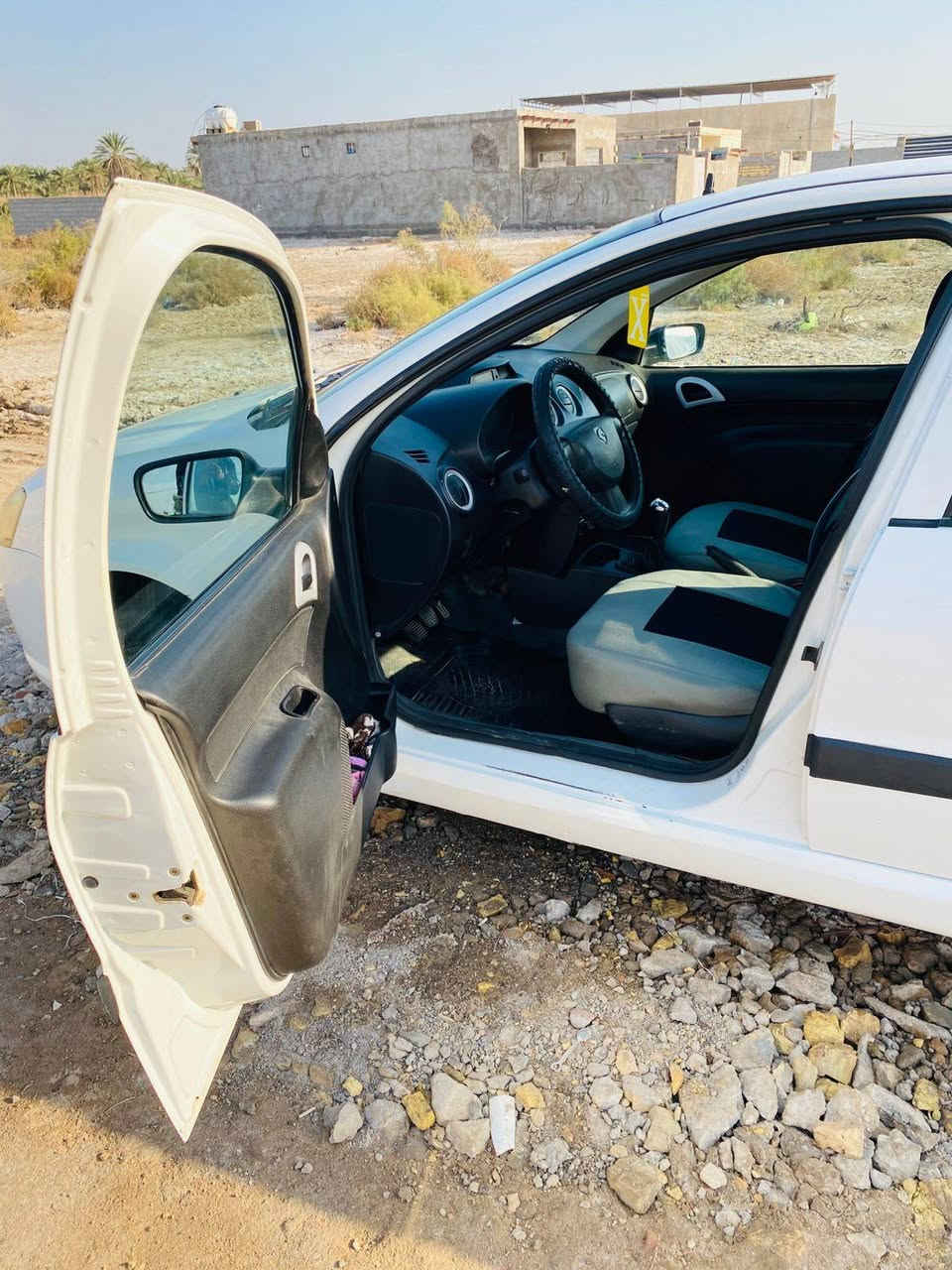 سمند رنا فرنسي موديل ١٤ مكفوله رقم بصره سنويه مجدده ل ٢٩ السعر ٤٥ وبيها مجال الاستفسار على الرقم ***********
