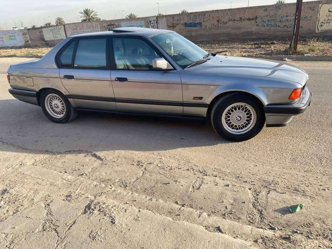 السلام عليكم بي ام 735موديل 91مصبوقه جماليه سياره مال جناي جاهزه من كلشي وبسمي رقم بغداد السعر 70وبيها مجال وبسوك كلشي اكو حسب النضافه ***********مكاني التاجي
