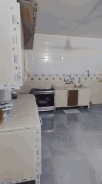 مكلف بالنشر 
بيت للبيع بناء جديد مساحة 250 متر واجهه 10متر ونزال 25متر في حي جابر الانصاري بيت جديد ونظيف متكون من كراج وحديقة + مطبخ + صالة كبيرة + غرفتين نوم + وخدمات داخلية وخارجية + ترك خلفي ع طول بيت + ترك جانبي + وتكدر تبني فوك ... للتواصل ع الرقم الشخصي ‏‪***********‬‏
