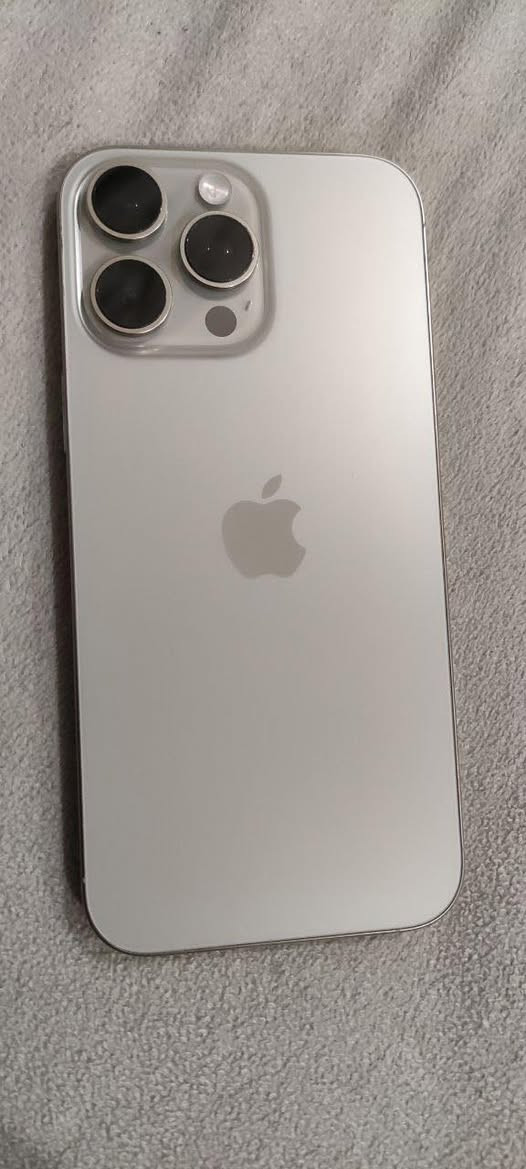 ايفون
16 برو ماكس للبيع
استخدام قليل كلش بطاريه 100 بعده بل ضمان 
ذاكره 256
سعره مليون و 400
***********
مكاني بغداد
