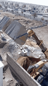 ***********واتساب ***********  جانب  من  أعمالنا اليوم عادة وقلع  الماستك القديم 
  لتطبيق الاشتايكر عن توفر كادر عمل لتطبيق الاشتايكر  كرسته وعمال   وبأسعار مناسبة... 
كما يوجد اعادة ماستك وقلع حسب حاجة السطح بضمان لاعمل 5 سنوات 
 طريقه العمل 
١.فرش السطح بمادة الفلانكوت 
٢.فرش السطح بمادة الزفت 
٣.وضع  التراب او استخدم نايلون وفلين حسب رغبه المواطن 
٤.وضع اشتايكر وماستك لاستفسار أكثر ***********
